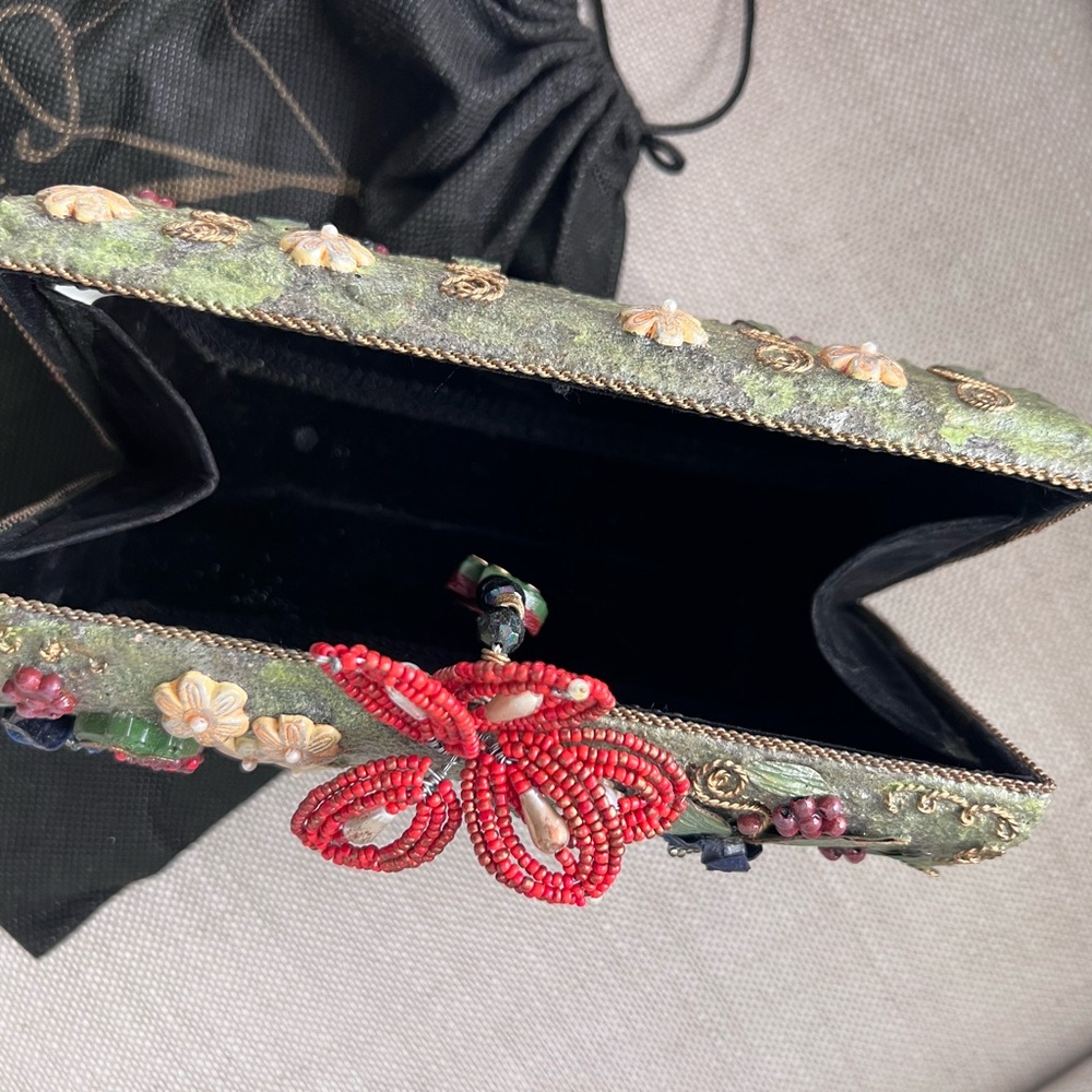 Motif by Mary Frances Vintage Fruit clutch - Picture 5 of 6